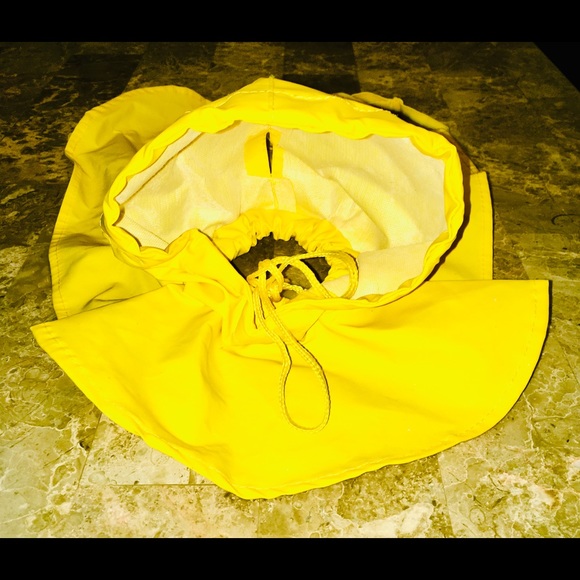 Doggiduds Size Small Yellow Doggie raincoat.. 🐶 - Picture 2 of 6